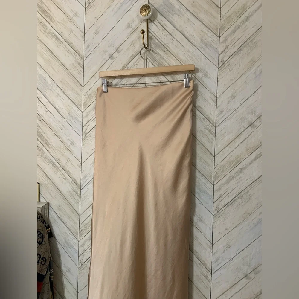 Love Sadie champagne satin maxi skirt - Picture 3 of 6